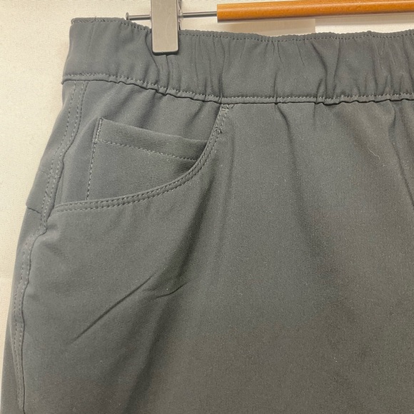 Eddie Bauer Women’s Pull on Short Size 14 Elastic Waist - Picture 6 of 8